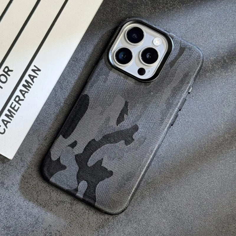 Capa Camuflada para iPhone - Estilo Black Elegante com Proteção Durável