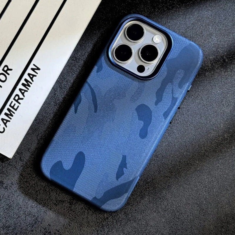 Capa Camuflada para iPhone - Skin Azul com Estilo Moderno e Proteção Eficiente