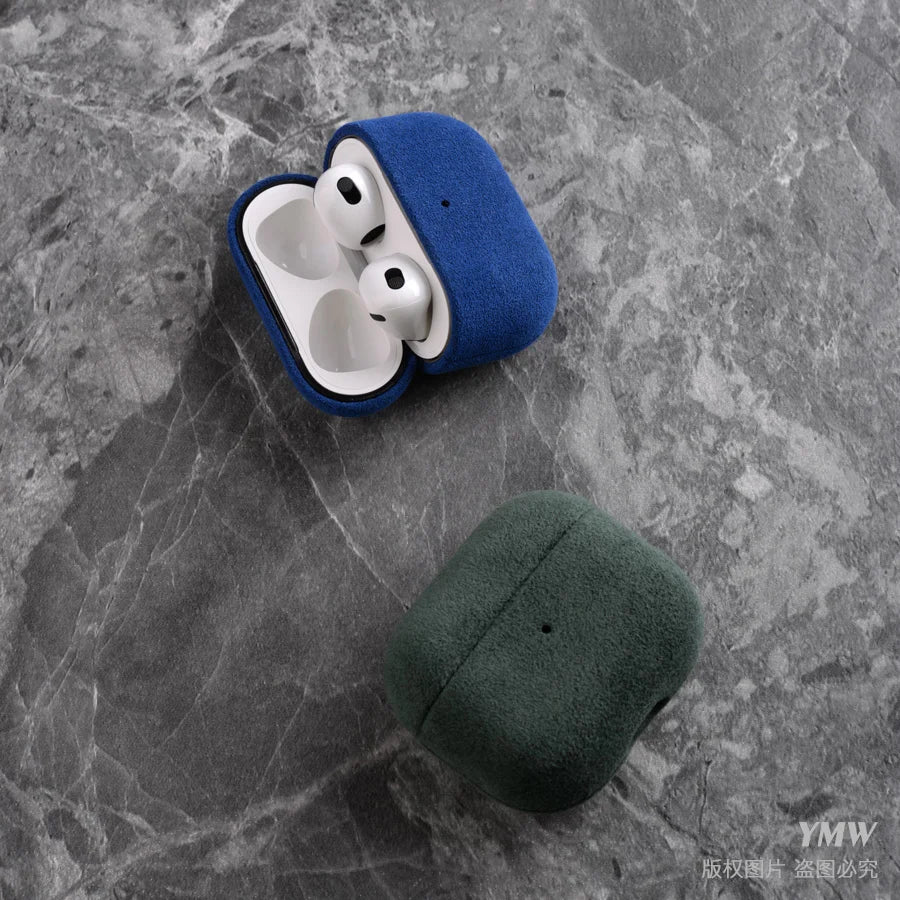 Capa Luxuosa em Suede Artificial ALCANTARA para AirPods 3