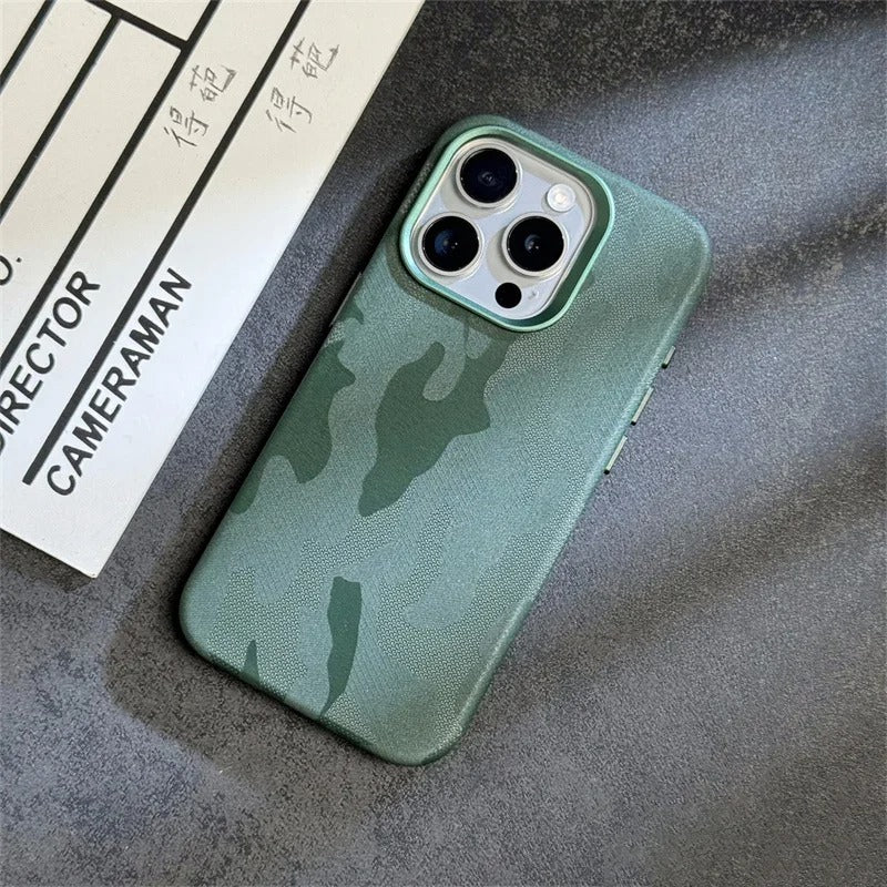 Capa Camuflada para iPhone - Design Verde Estiloso com Proteção Confiável